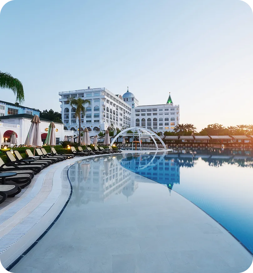 14 công nhân bị cô lập trong lũ cầu cứu khi không còn gì để ăn